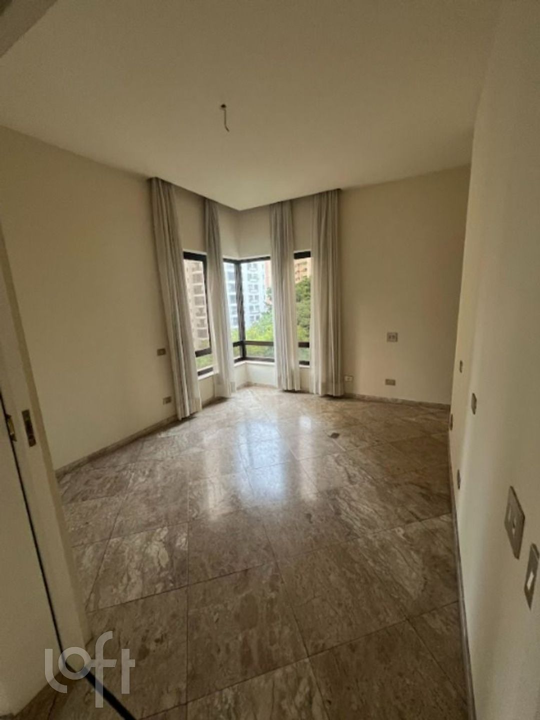 Apartamento à venda com 3 quartos, 200m² - Foto 28