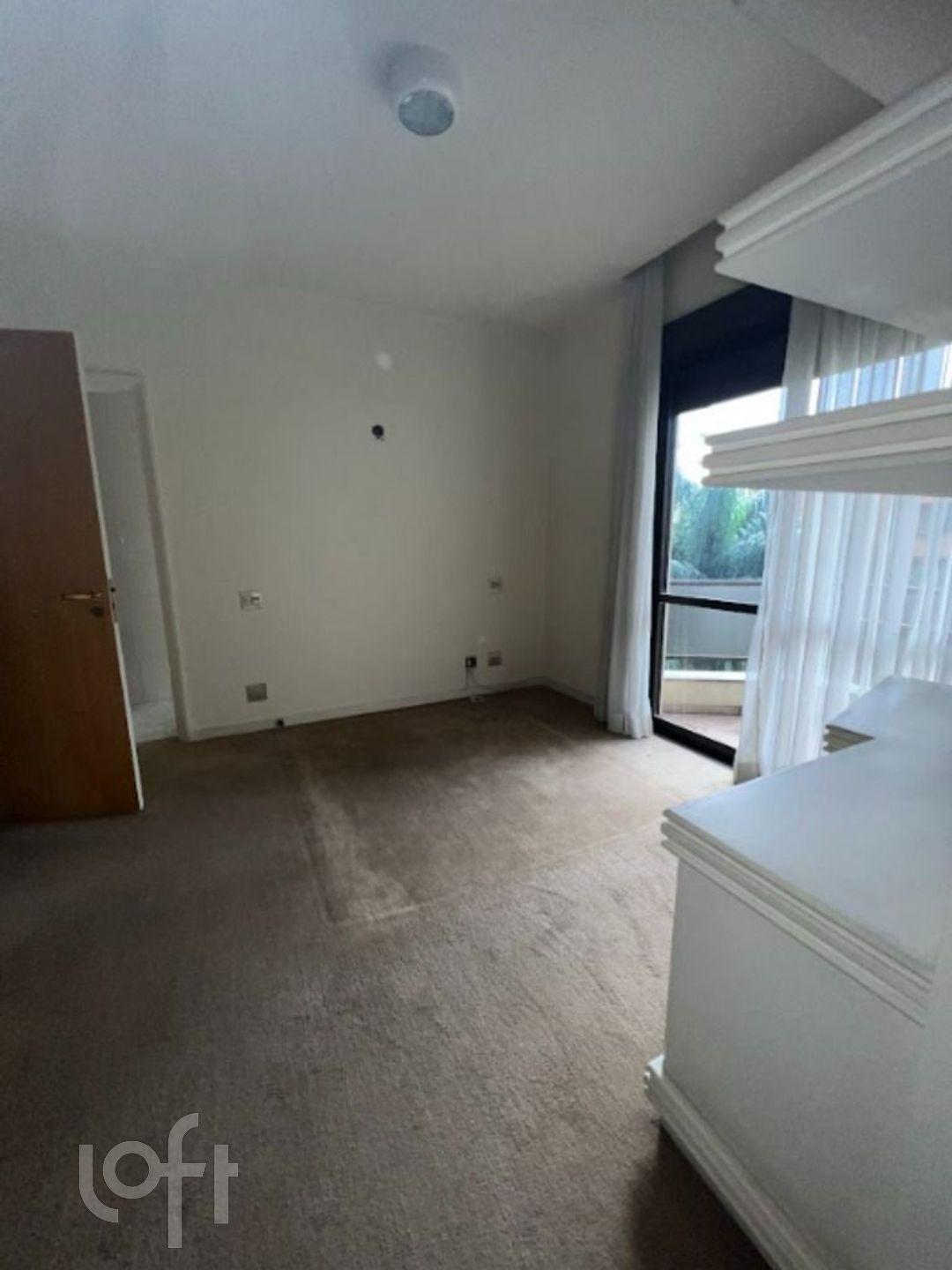 Apartamento à venda com 3 quartos, 200m² - Foto 2