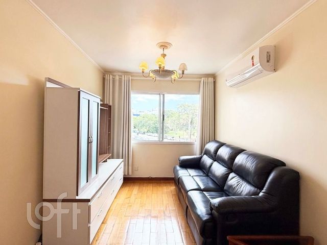 Apartamento com 68m², 3 dormitórios, 1 suíte, 1 vaga, Vila Ipiranga em Porto Alegre