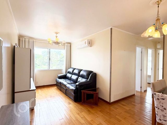 Apartamento com 68m², 3 dormitórios, 1 suíte, 1 vaga, Vila Ipiranga em Porto Alegre