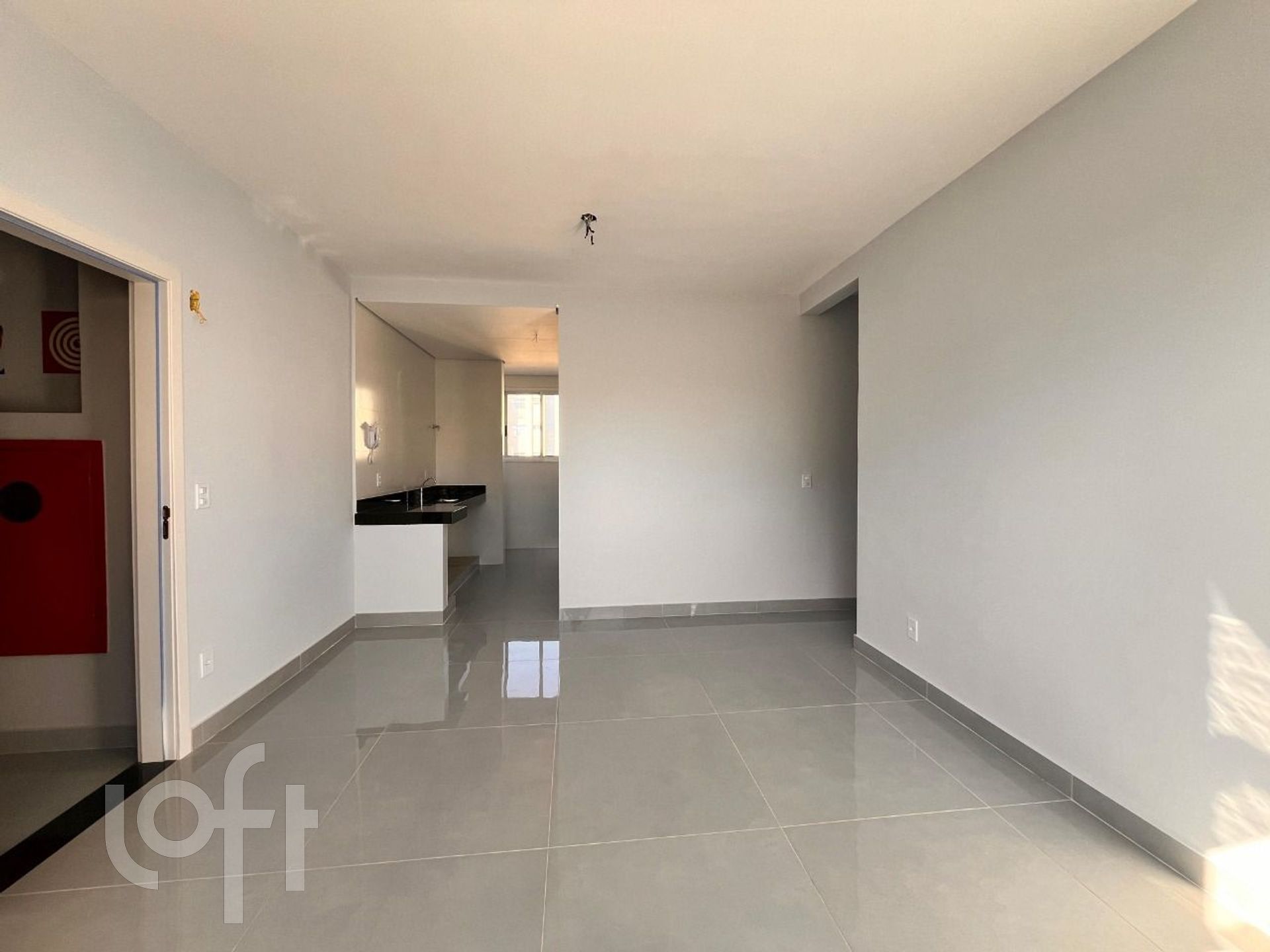 Apartamento à venda com 3 quartos, 73m² - Foto 2