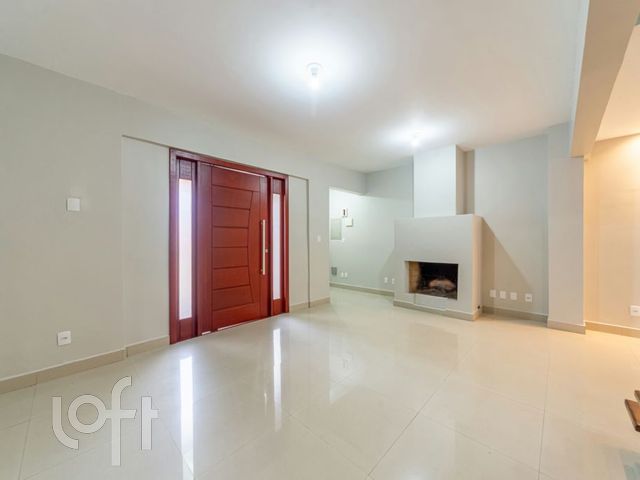 Casa com 186m², 4 dormitórios, 3 suítes, 3 vagas, Chácara das Pedras em Porto Alegre