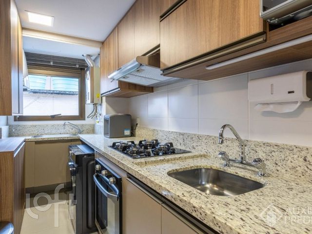 Apartamento com 59m², 2 dormitórios, 1 suíte, 1 vaga, Higienópolis em Porto Alegre