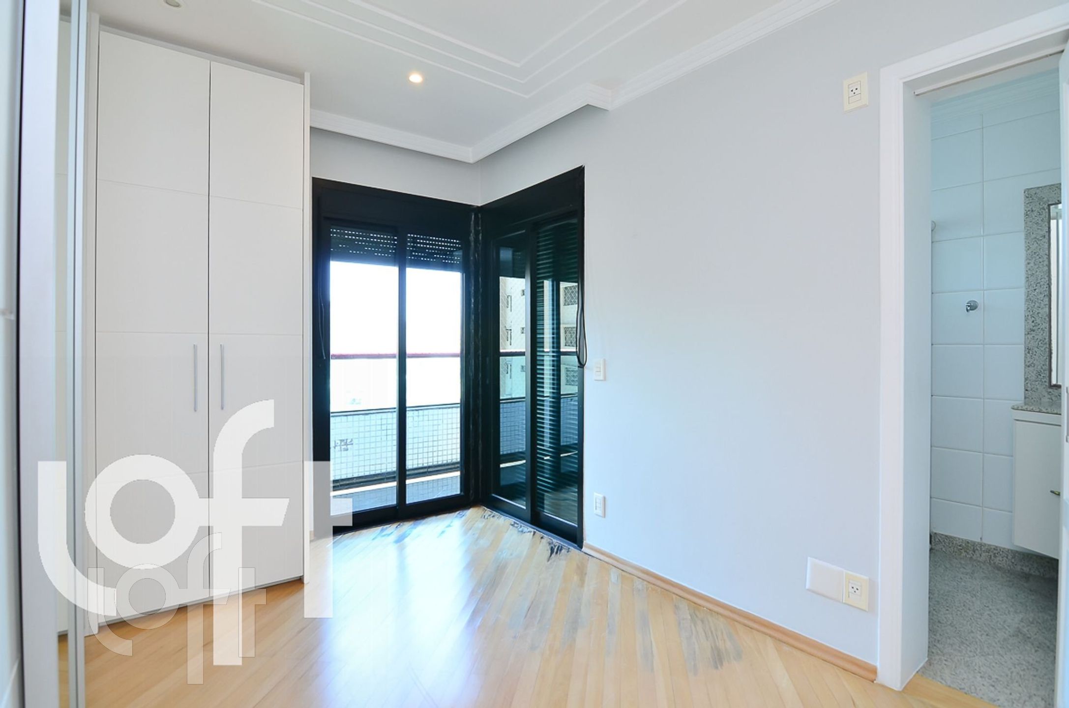 Apartamento à venda com 3 quartos, 258m² - Foto 10