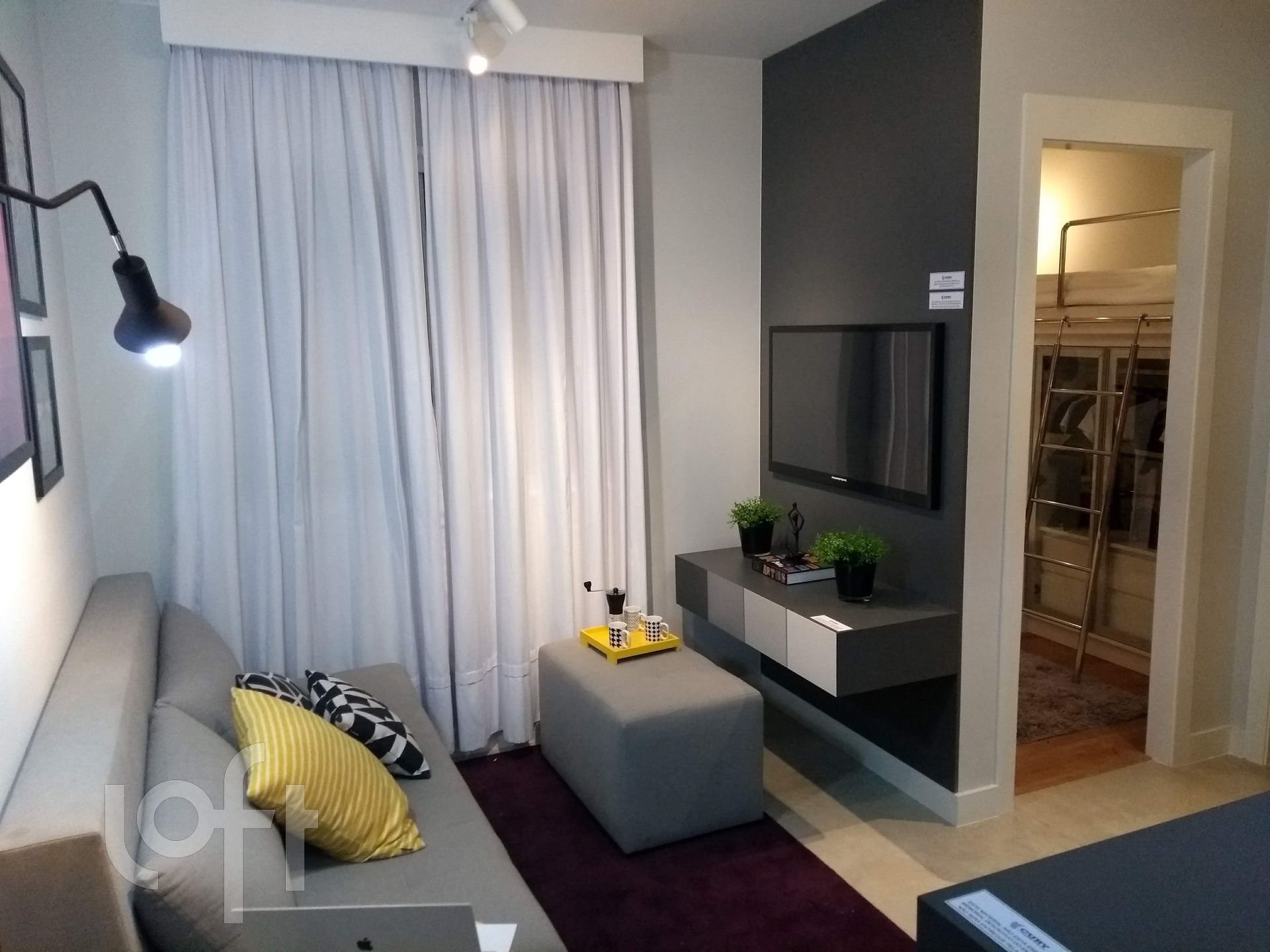 Apartamento à venda com 2 quartos, 42m² - Foto 1