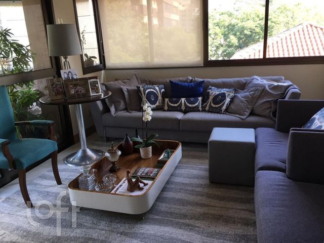 Apartamento com 113m², 3 dormitórios, 2 vagas, Higienópolis em Porto Alegre