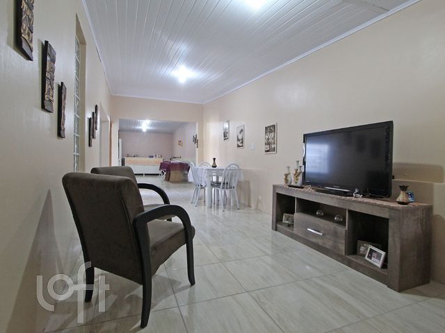 Casa com 270m², 5 dormitórios, 2 vagas, Vila Ipiranga em Porto Alegre