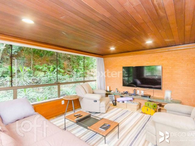Apartamento com 173m², 3 dormitórios, 1 suíte, 2 vagas, Rio Branco em Porto Alegre