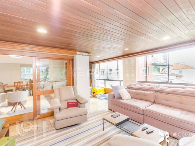 Apartamento com 173m², 3 dormitórios, 1 suíte, 2 vagas, Rio Branco em Porto Alegre