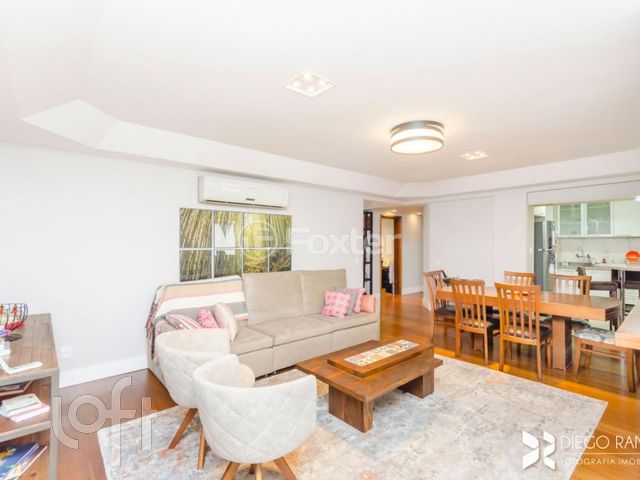 Apartamento com 173m², 3 dormitórios, 1 suíte, 2 vagas, Rio Branco em Porto Alegre