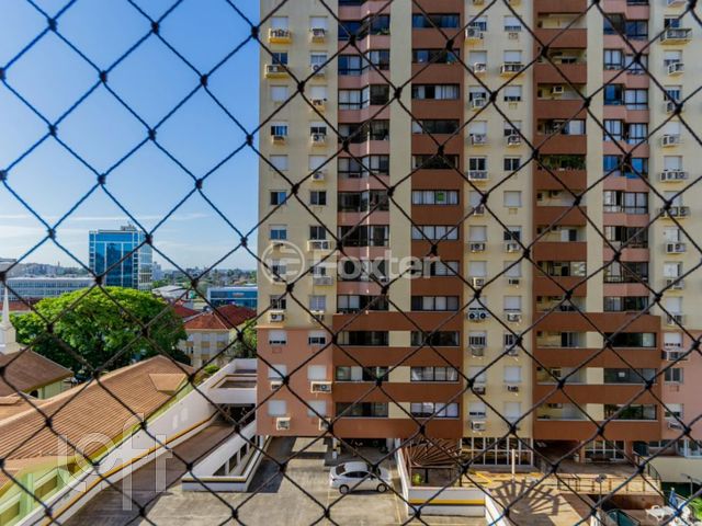 Apartamento com 89m², 3 dormitórios, 1 suíte, 2 vagas, Vila Ipiranga em Porto Alegre