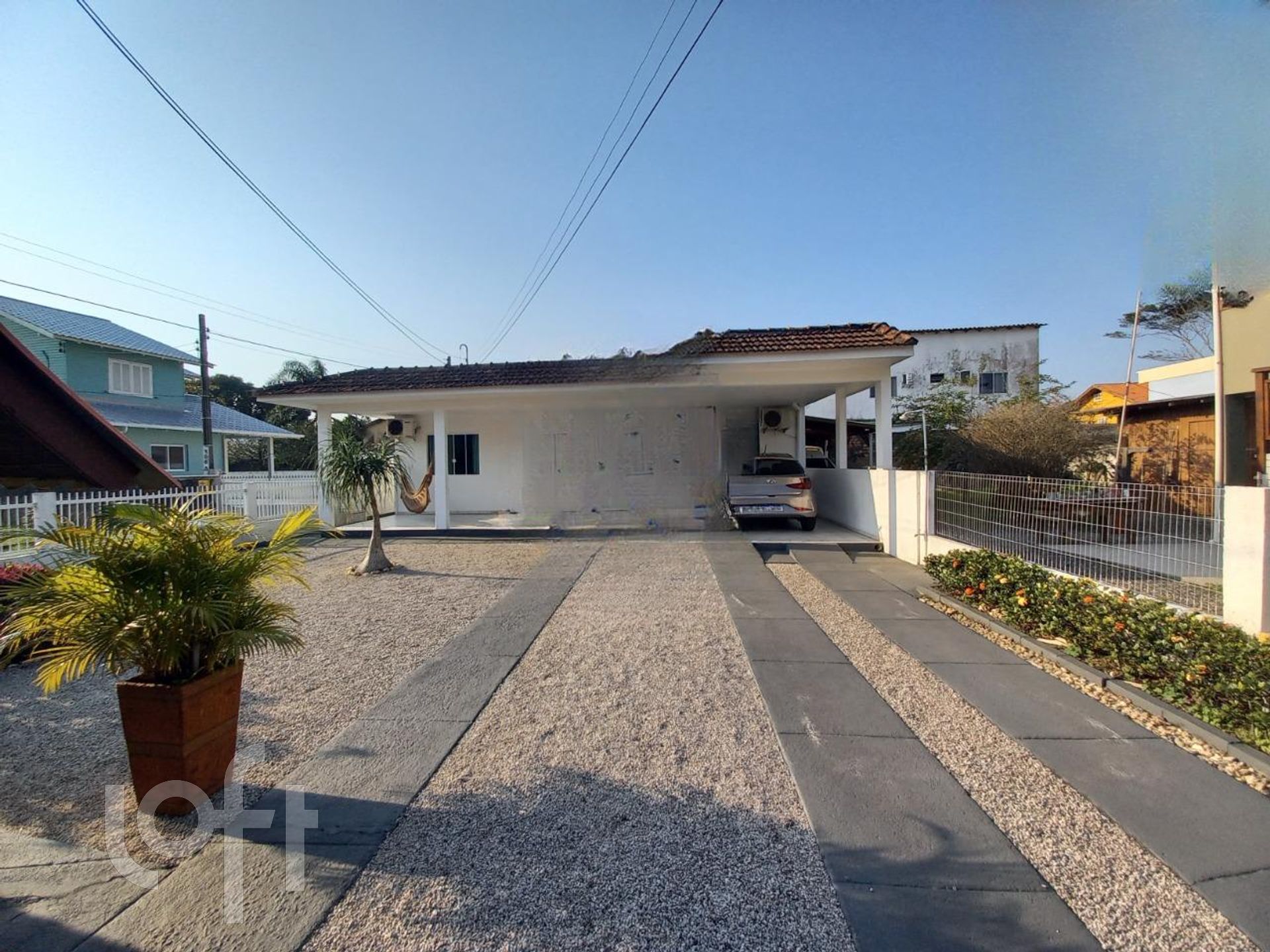 Casa Residencial com 140m², 3 quartos, 6 garagens, no bairro Barra da Lagoa em Florianópolis