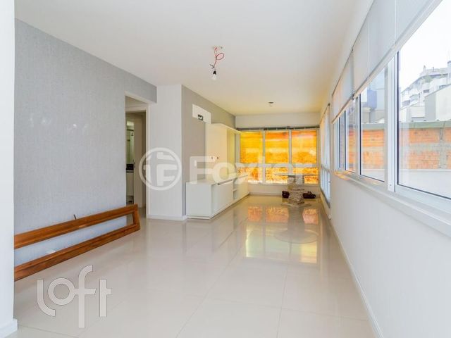 Apartamento com 91m², 2 dormitórios, 1 suíte, 2 vagas, Rio Branco em Porto Alegre