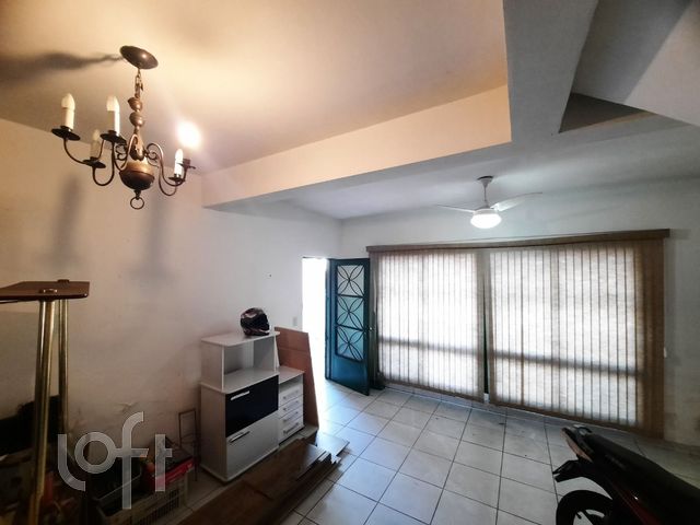 Casa com 130m², 3 dormitórios, 1 suíte, 2 vagas, Jardim Botânico em Porto Alegre