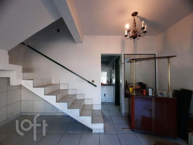 Casa com 130m², 3 dormitórios, 1 suíte, 2 vagas, Jardim Botânico em Porto Alegre