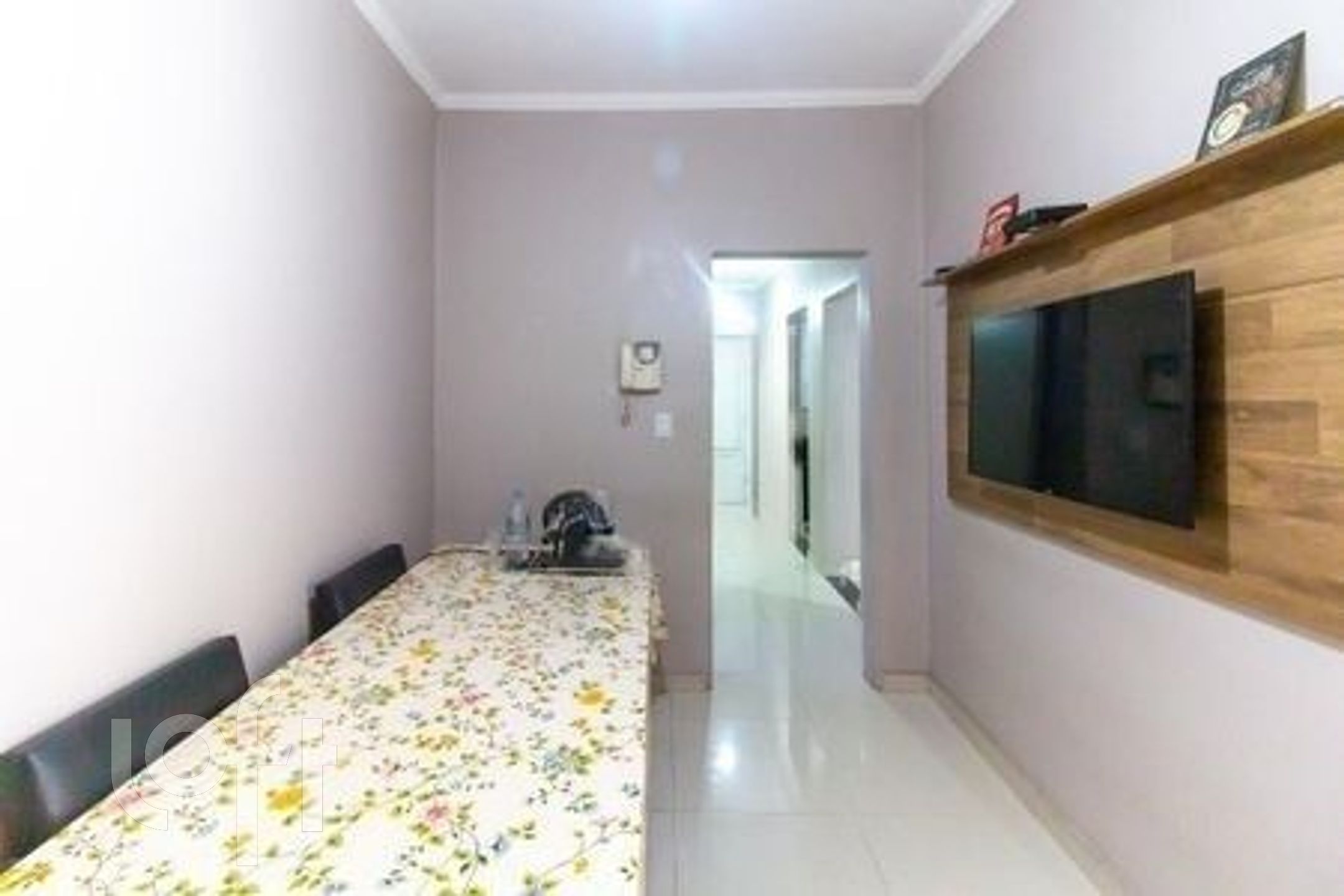 Casa à venda com 2 quartos, 140m² - Foto 2