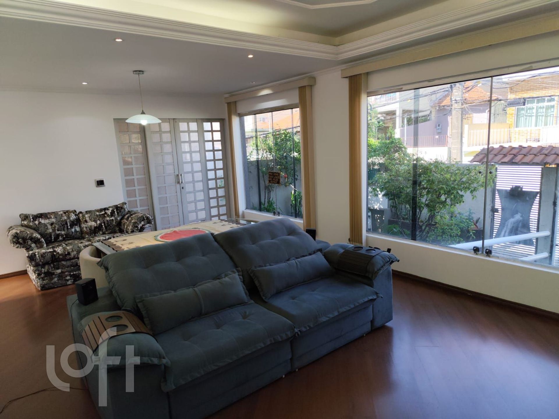 Apartamento à venda em Vila Serralheiro com 340 m²