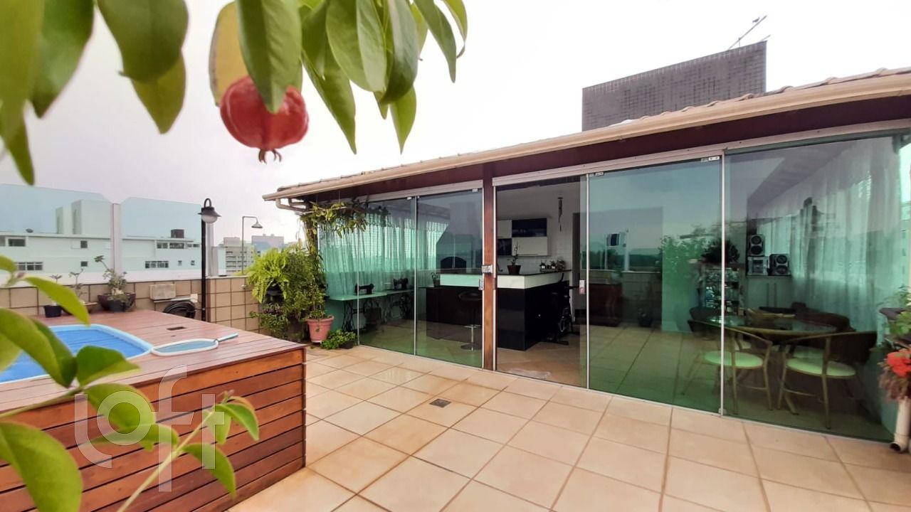 Apartamento à venda com 4 quartos, 240m² - Foto 1