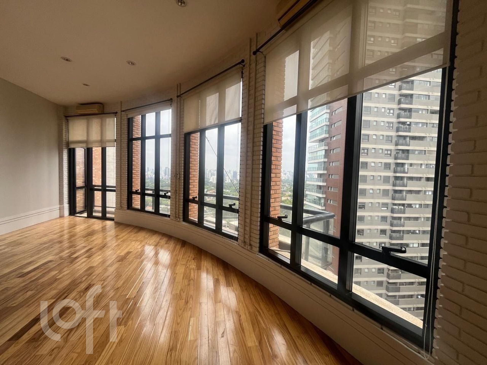 Apartamento à venda com 2 quartos, 146m² - Foto 1