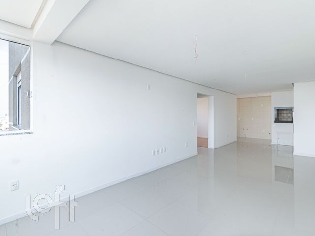 Apartamento com 72m², 2 dormitórios, 1 suíte, 2 vagas, Jardim Botânico em Porto Alegre