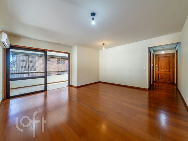 Apartamento com 122m², 3 dormitórios, 1 suíte, 2 vagas, Petrópolis em Porto Alegre