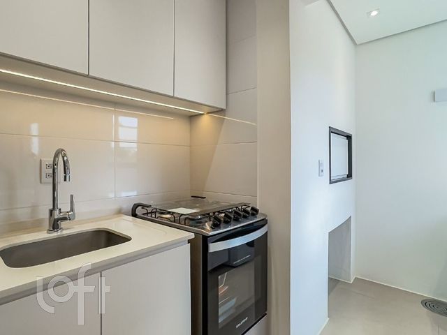 Apartamento com 58m², 2 dormitórios, 1 suíte, 2 vagas, São João em Porto Alegre