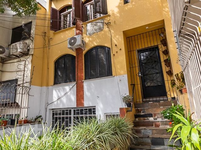 Casa com 184m², 3 dormitórios, 1 suíte, 1 vaga, Menino Deus em Porto Alegre