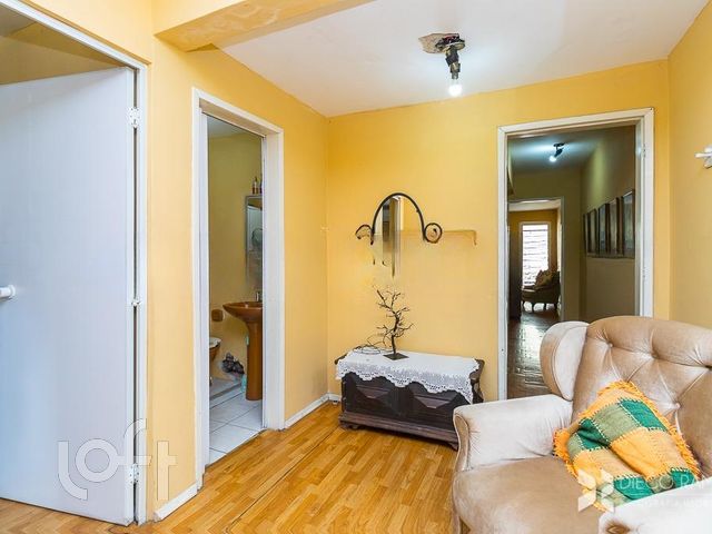Casa com 184m², 3 dormitórios, 1 suíte, 1 vaga, Menino Deus em Porto Alegre