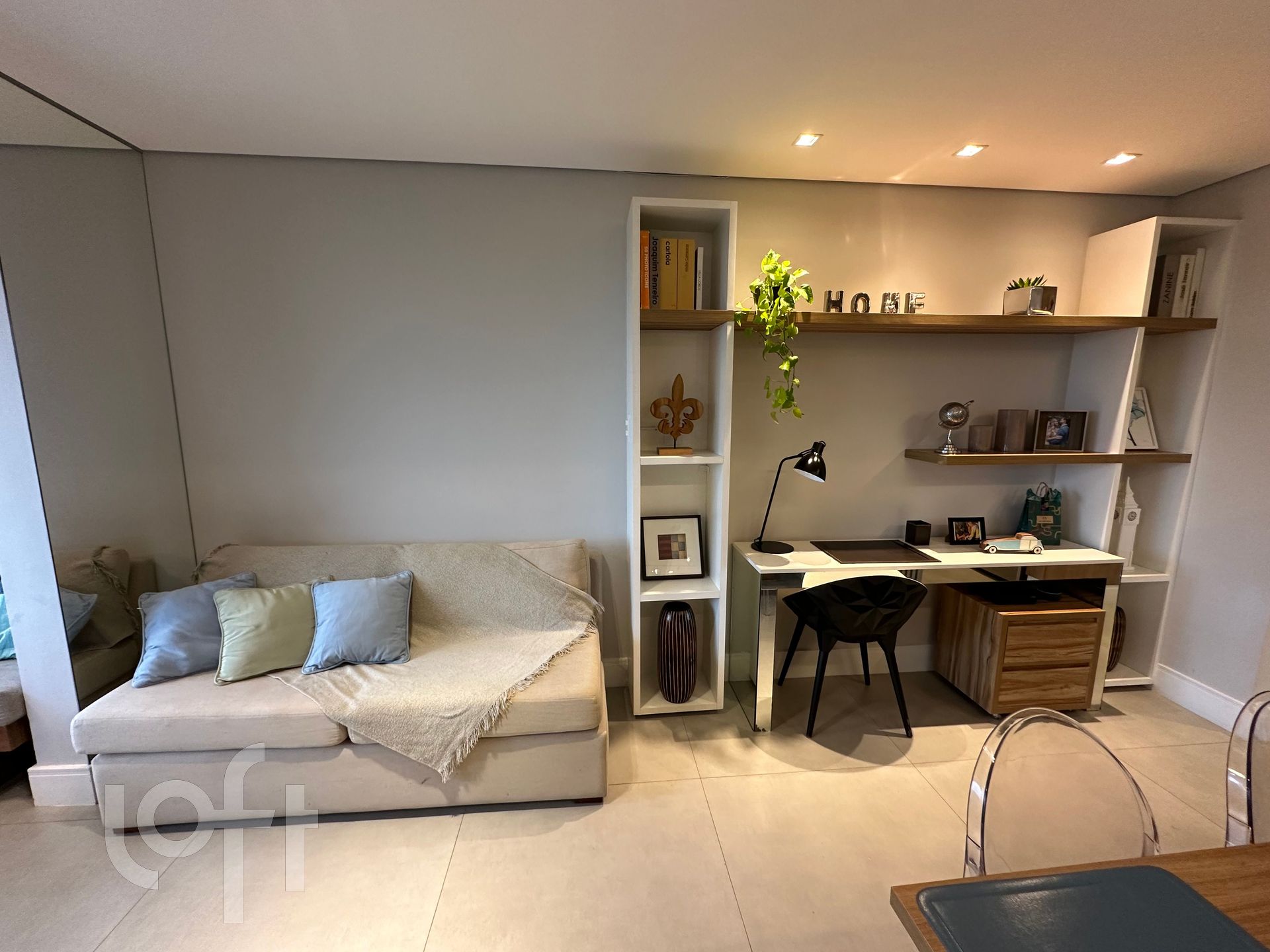 Apartamento à venda com 3 quartos, 75m² - Foto 2