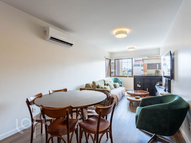 Apartamento com 91m², 3 dormitórios, 1 suíte, 2 vagas, Auxiliadora em Porto Alegre