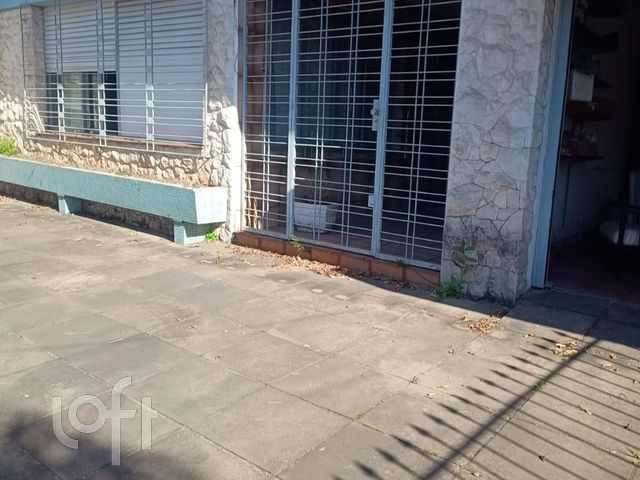 Casa com 255m², 3 dormitórios, 1 suíte, 2 vagas, Cristo Redentor em Porto Alegre