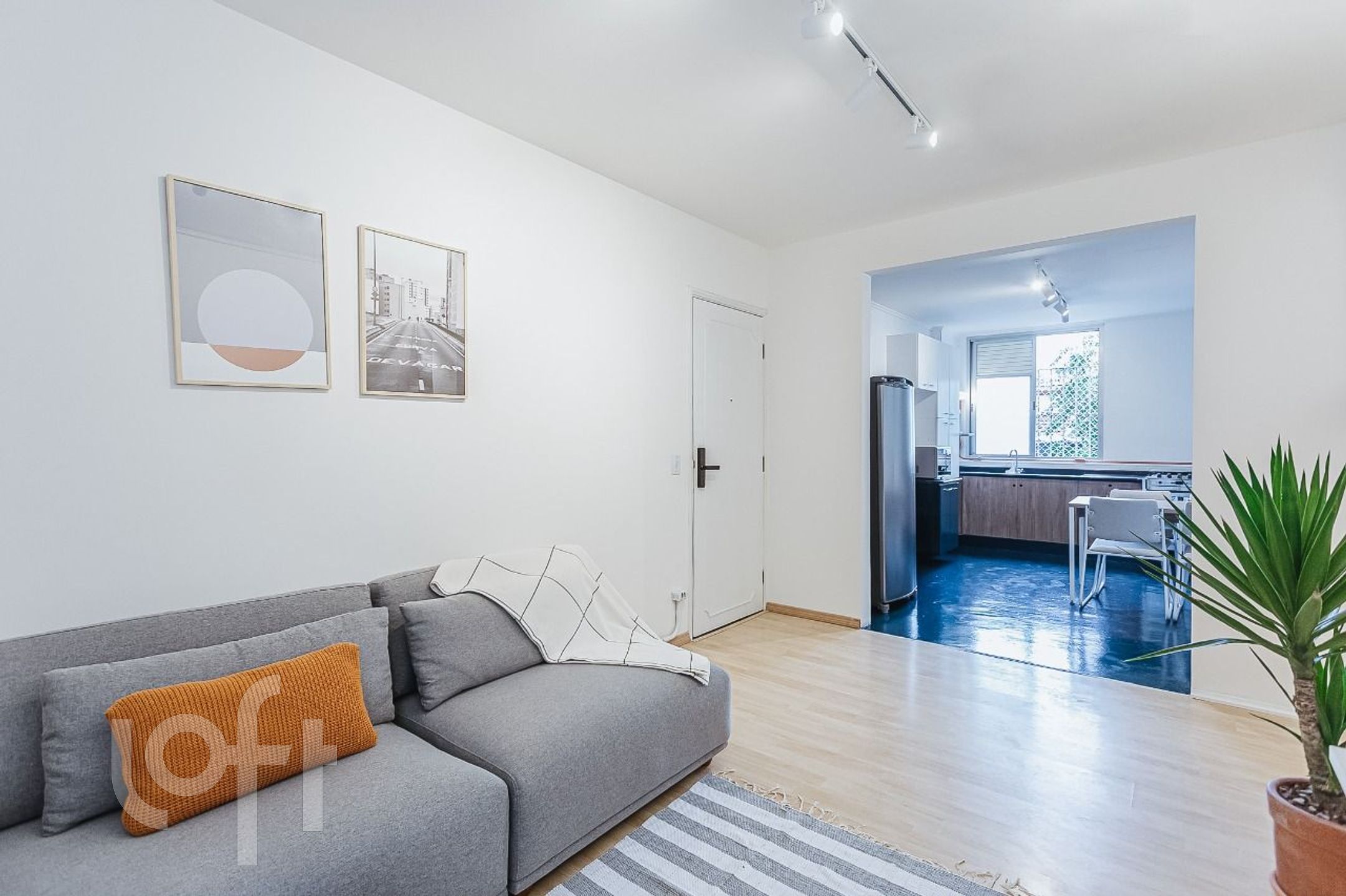 Apartamento à venda com 3 quartos, 80m² - Foto 3