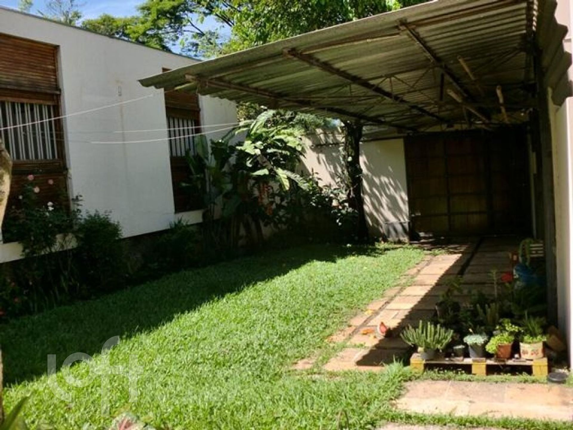 Casa à venda com 4 quartos, 420m² - Foto 1