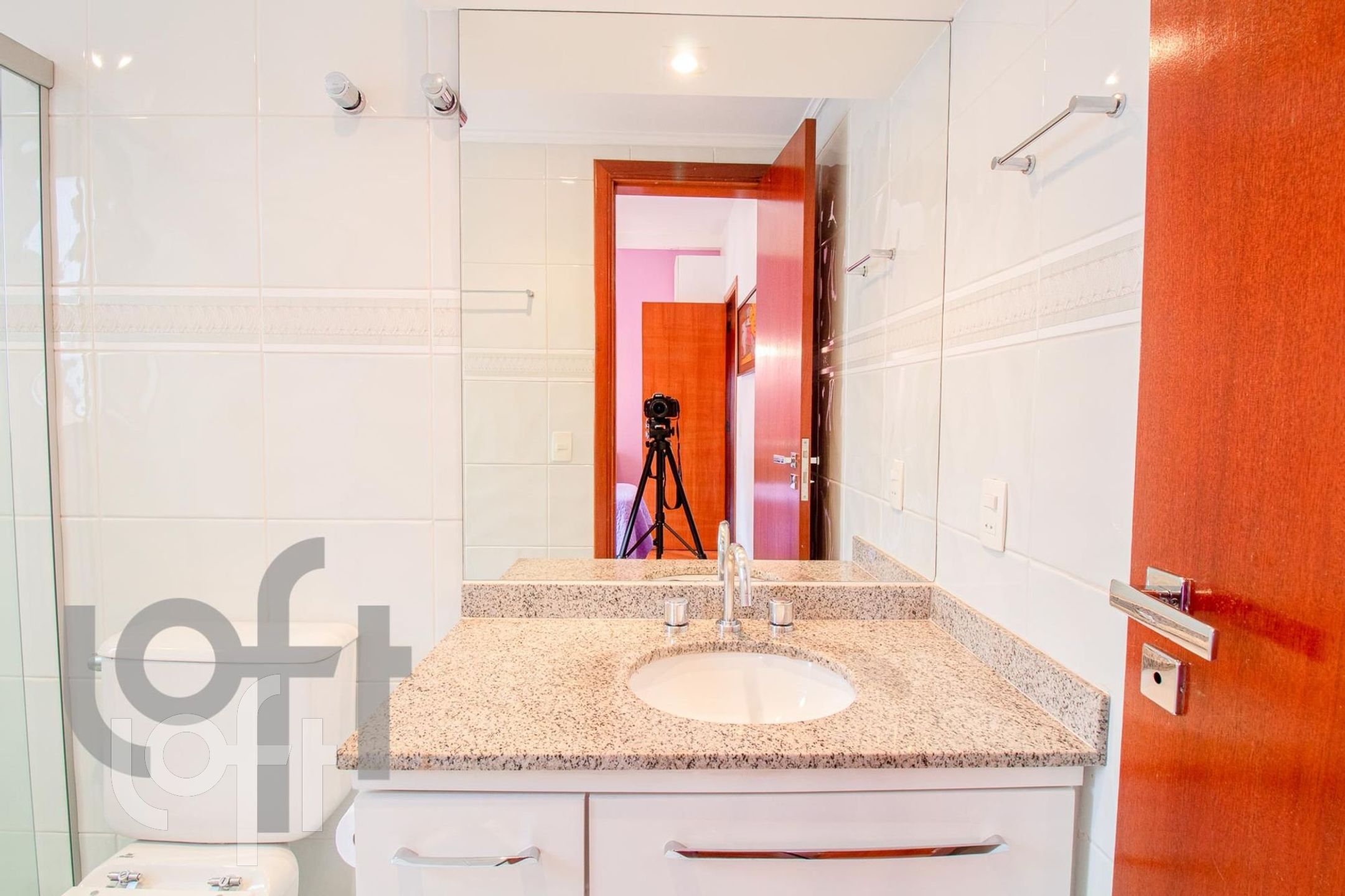 Apartamento à venda com 4 quartos, 156m² - Foto 2