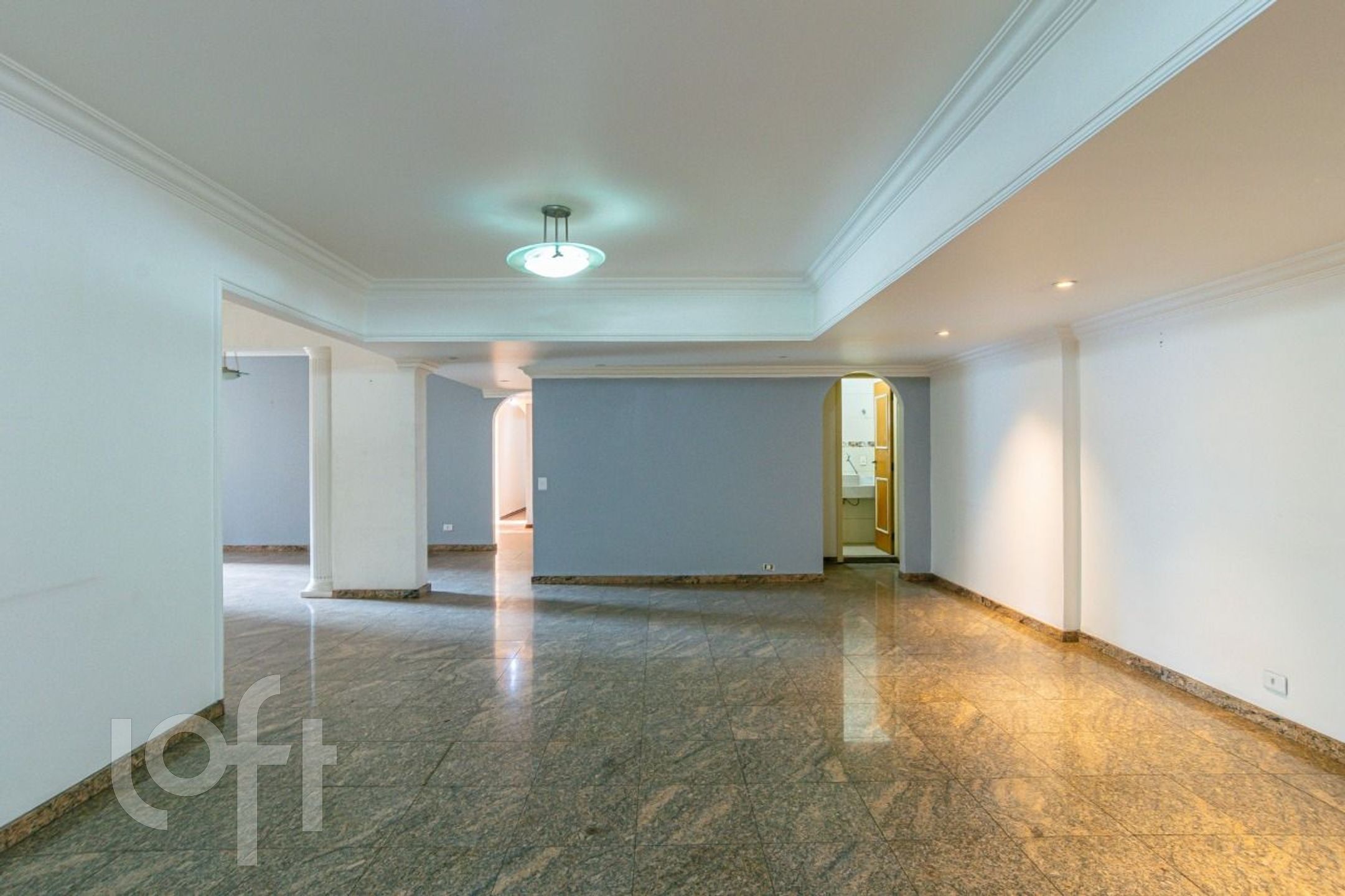 Apartamento à venda com 4 quartos, 275m² - Foto 1