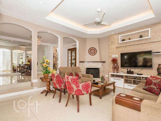 Casa com 264m², 4 dormitórios, 1 suíte, 4 vagas, Menino Deus em Porto Alegre