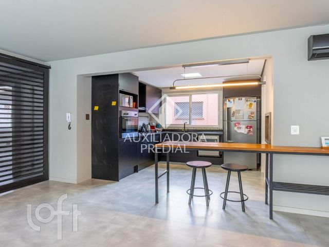 Apartamento com 100m², 2 dormitórios, 2 suítes, 2 vagas, Petrópolis em Porto Alegre