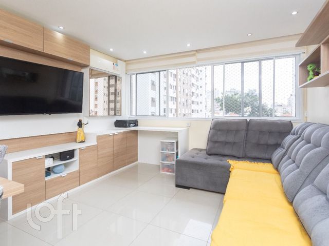 Apartamento com 69m², 3 dormitórios, 1 suíte, 1 vaga, Cristo Redentor em Porto Alegre