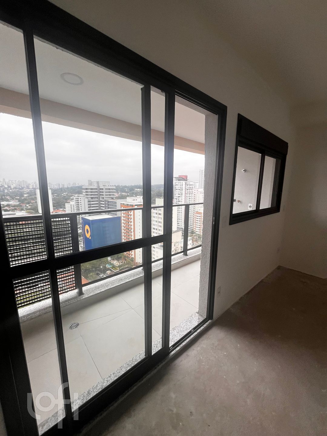 Apartamento à venda com 1 quarto, 27m² - Foto 2