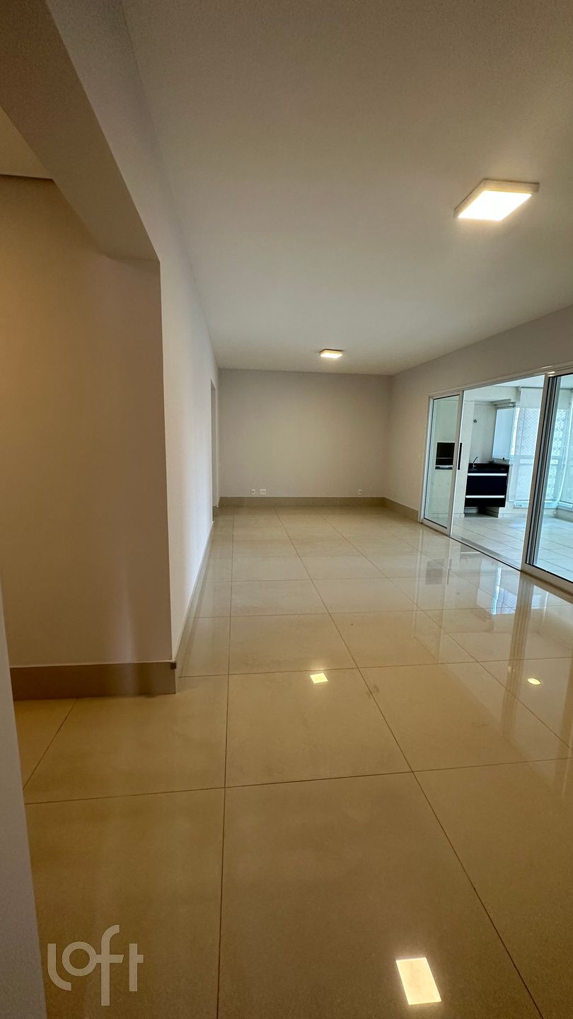 Apartamento à venda com 3 quartos, 145m² - Foto 2