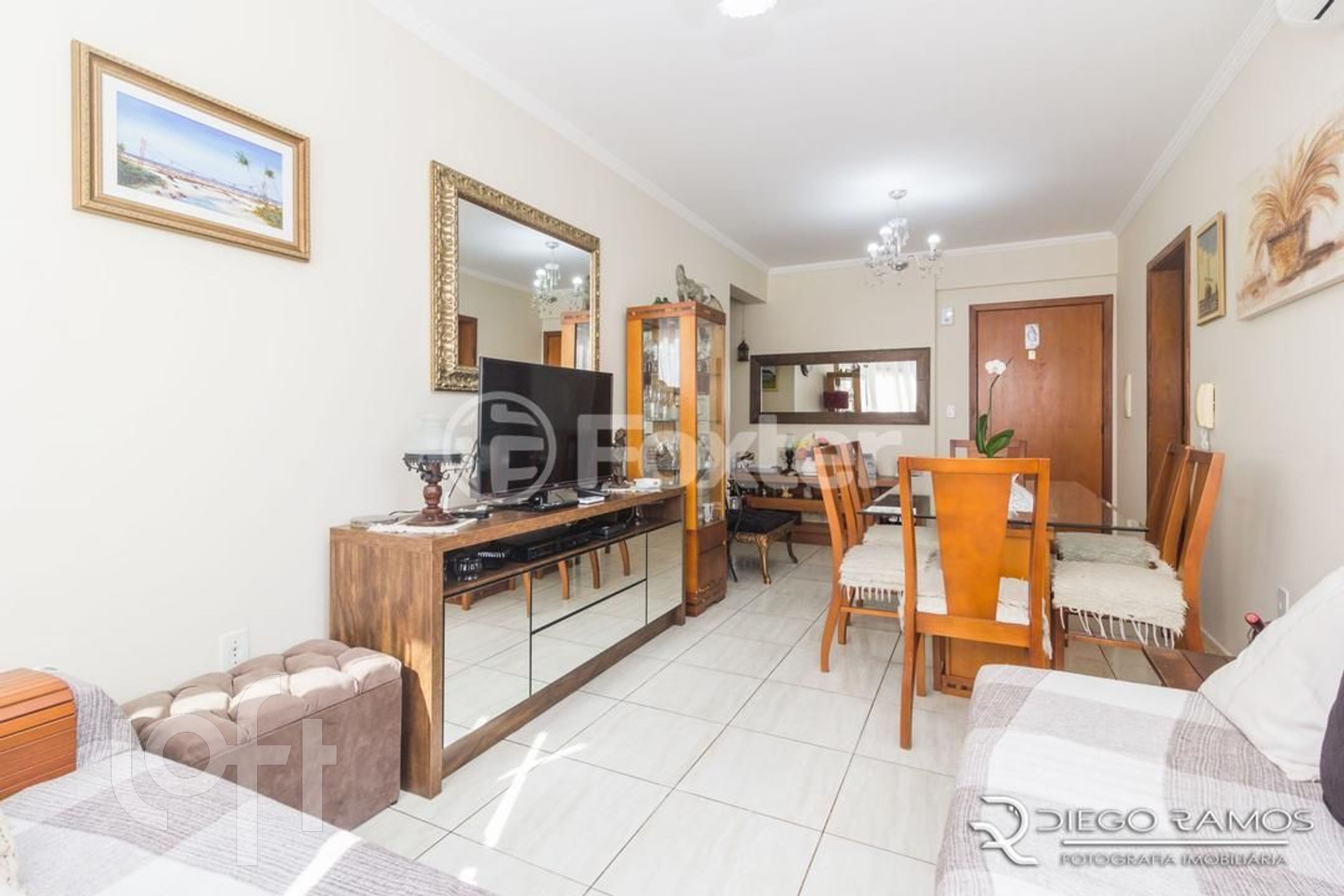 Apartamento com 77m², 2 dormitórios, 1 suíte, 2 vagas, Jardim Botânico em Porto Alegre