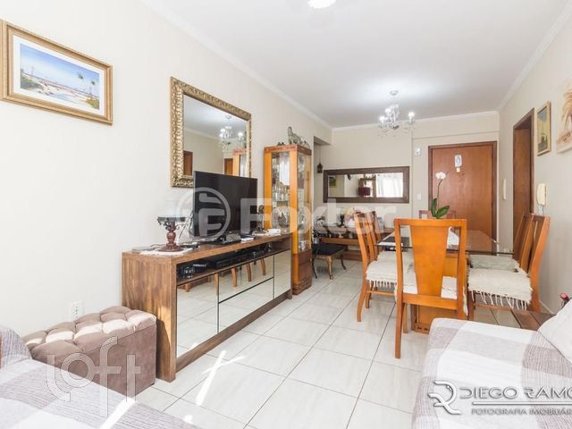 Apartamento com 77m², 2 dormitórios, 1 suíte, 2 vagas, Jardim Botânico em Porto Alegre