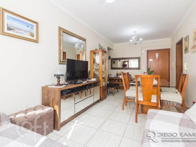 Apartamento com 77m², 2 dormitórios, 1 suíte, 2 vagas, Jardim Botânico em Porto Alegre