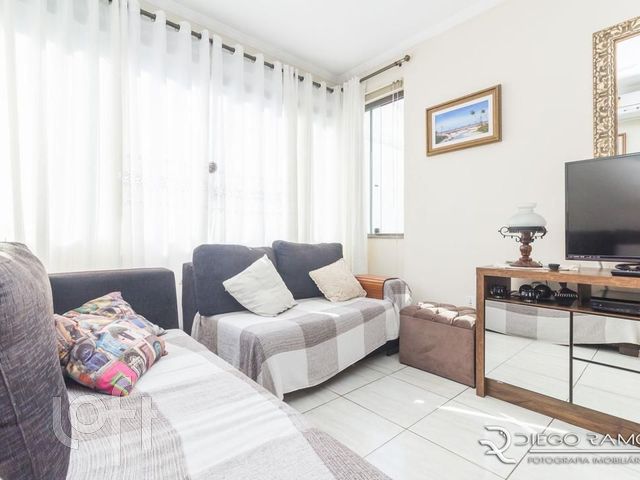 Apartamento com 77m², 2 dormitórios, 1 suíte, 2 vagas, Jardim Botânico em Porto Alegre