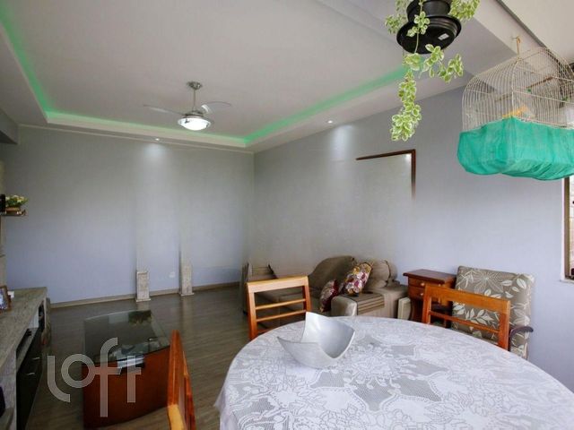 Apartamento com 69m², 2 dormitórios, 1 suíte, 2 vagas, Menino Deus em Porto Alegre