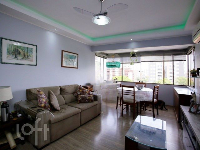 Apartamento com 69m², 2 dormitórios, 1 suíte, 2 vagas, Menino Deus em Porto Alegre