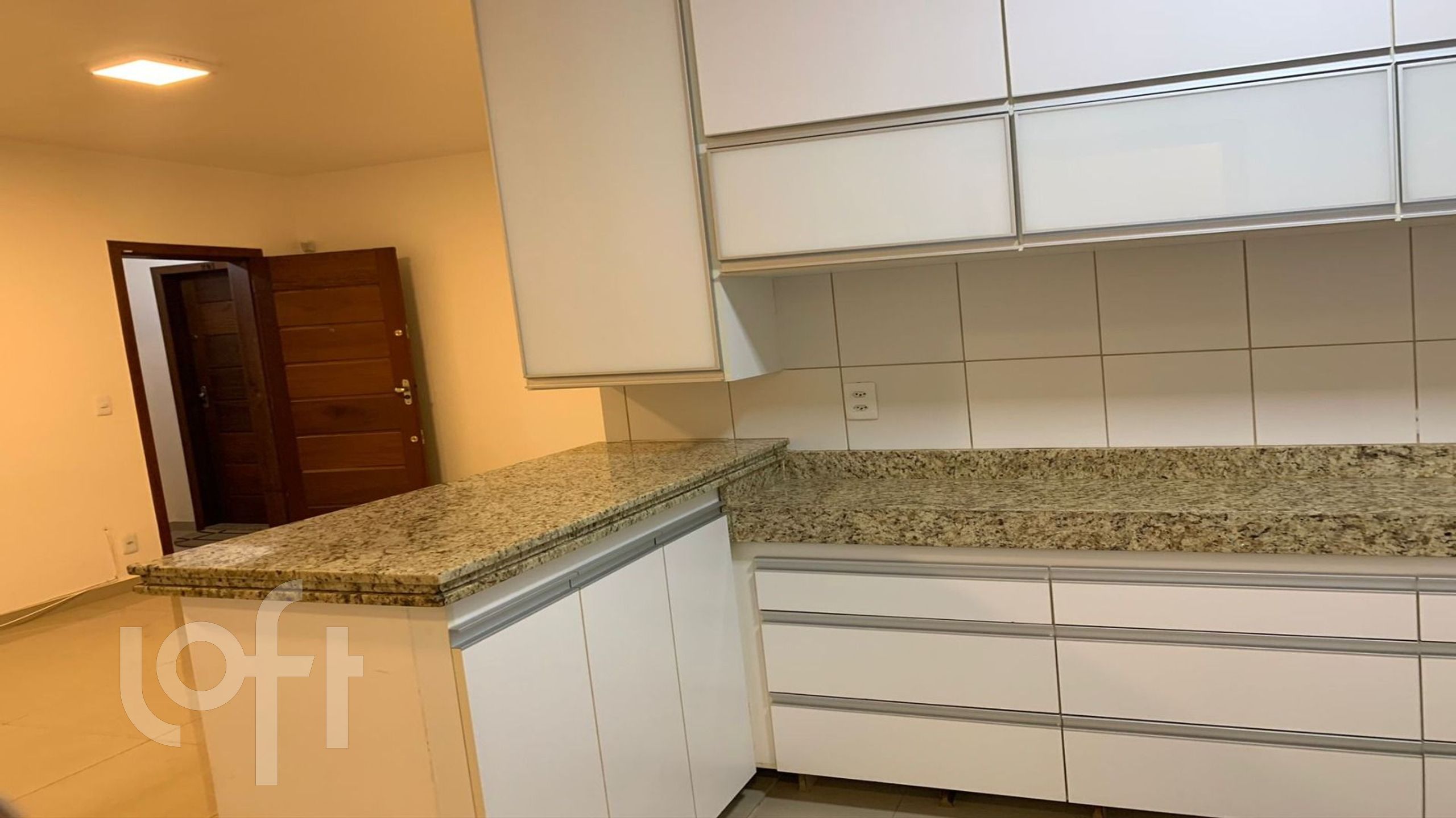 Apartamento à venda com 2 quartos, 67m² - Foto 4