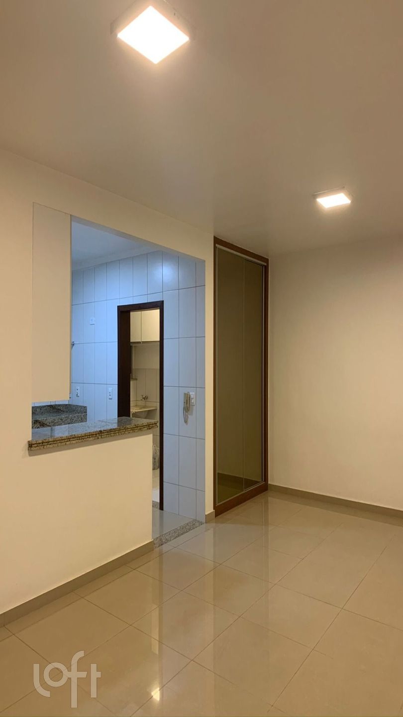 Apartamento à venda com 2 quartos, 67m² - Foto 2