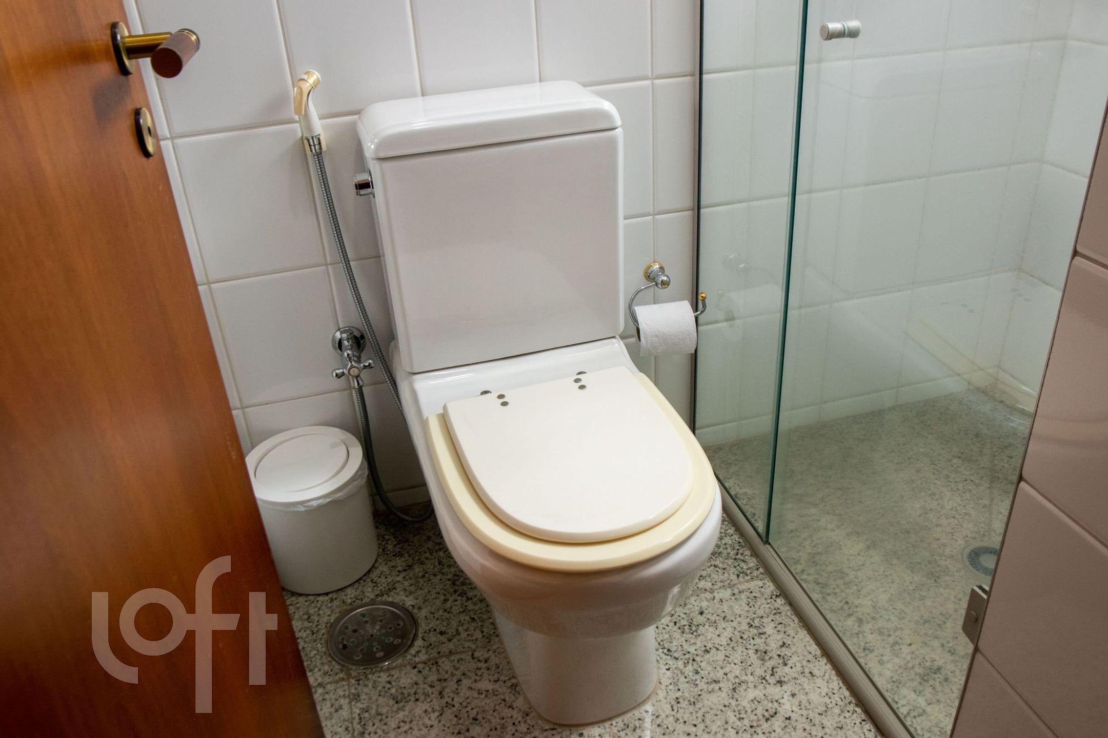 Apartamento à venda com 3 quartos, 154m² - Foto 2