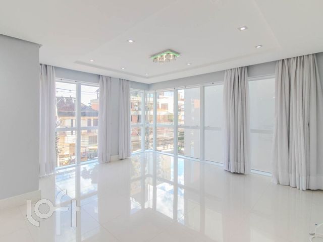 Apartamento com 102m², 3 dormitórios, 1 suíte, 2 vagas, Menino Deus em Porto Alegre